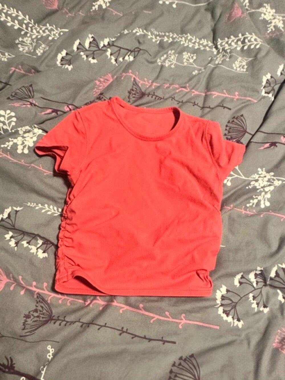 Lululemon size 6 Nulu ribbed t shirt